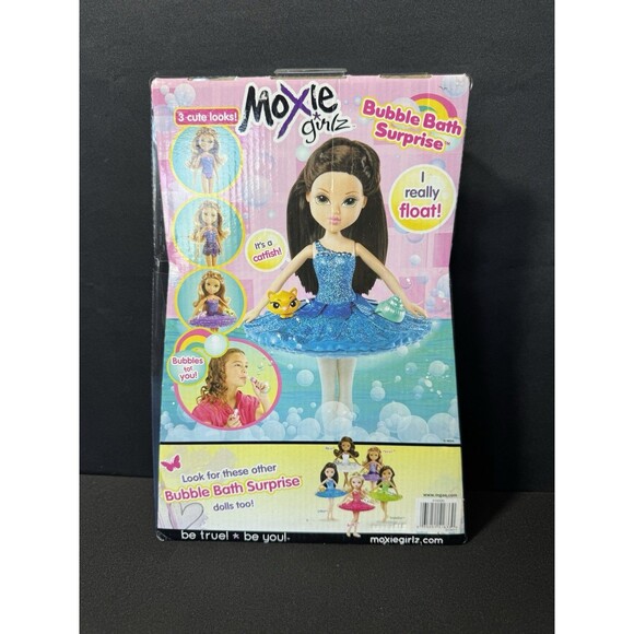 Moxie Girlz Bubble Bath Surprise Lexa Doll Floats in Water With Pet & Bubble - Picture 6 of 8
